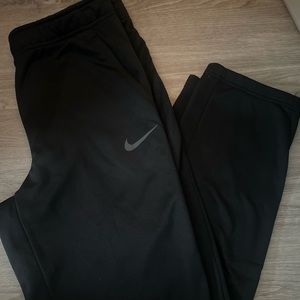 Nike therma fit sweatpants! New with tags.